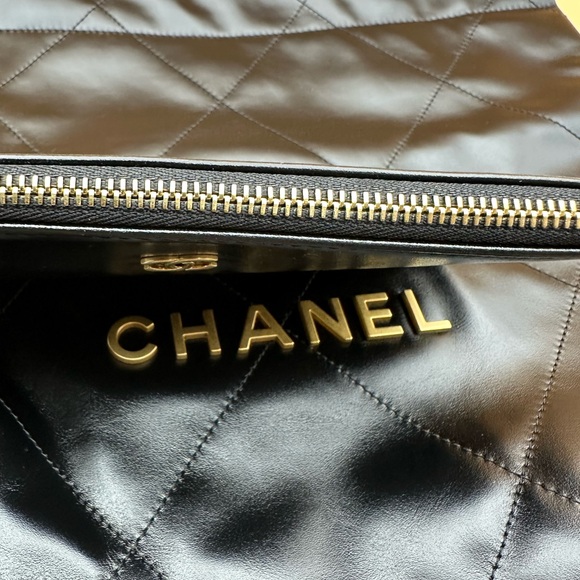 Chanel hobo bag authentic. Pre owned. - Picture 5 of 16